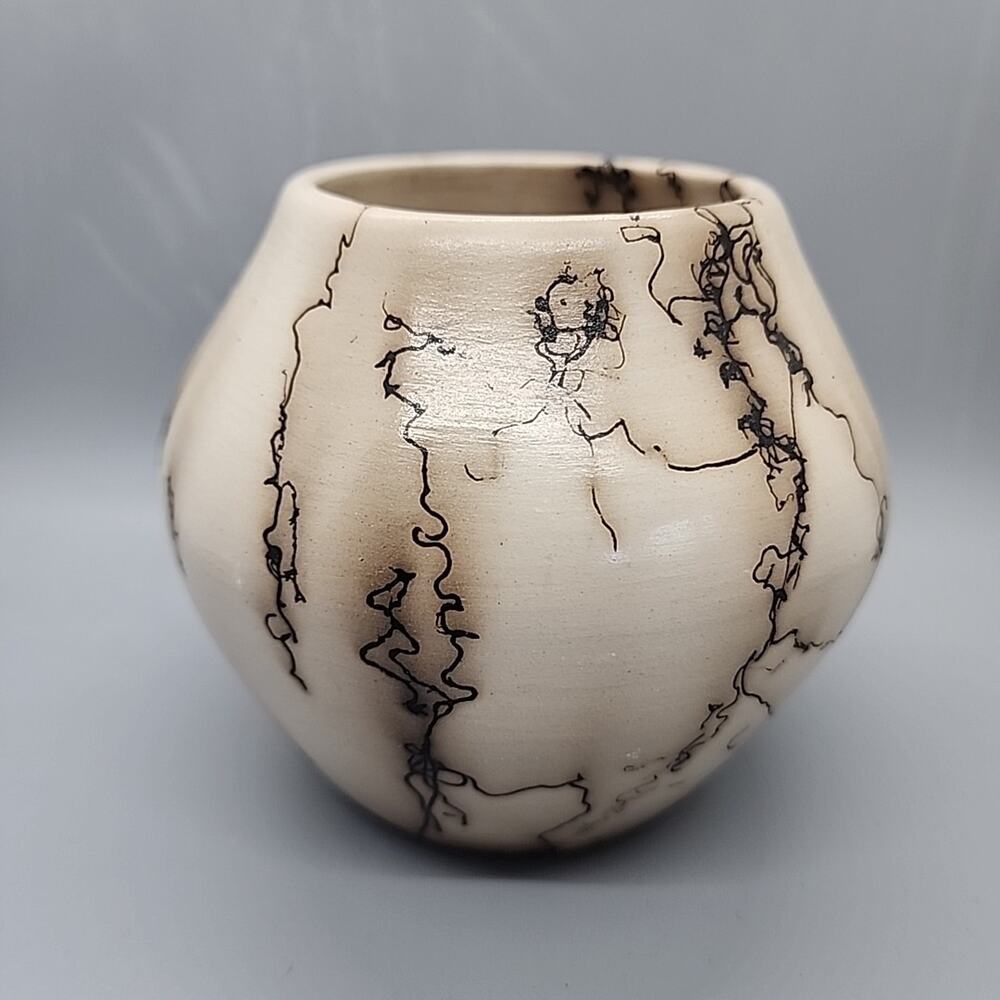 SIGNED Horsehair Pottery Vase Ceramic Art Vase by CHERYL JAMISON 4.5in x 5.5in
